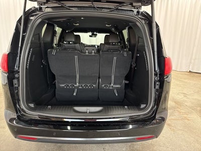 2026 Chrysler Voyager LX