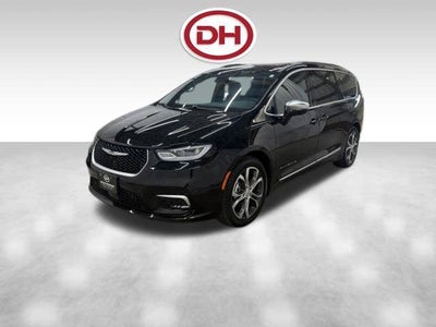 2025 Chrysler Pacifica Pinnacle