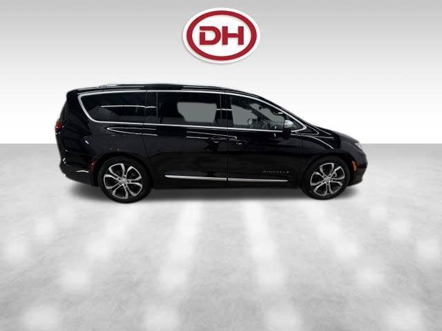 2025 Chrysler Pacifica Pinnacle