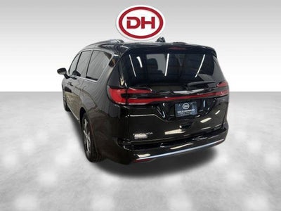 2025 Chrysler Pacifica Pinnacle