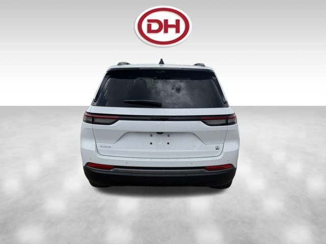 2026 Jeep Grand Cherokee Base