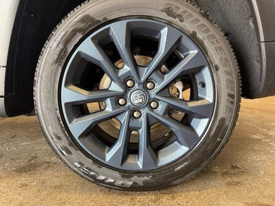 2026 Jeep Grand Cherokee Base