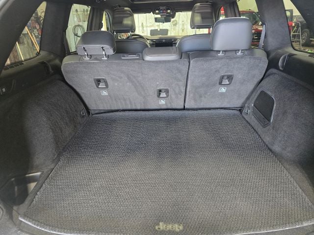 2022 Jeep Grand Cherokee Summit Reserve
