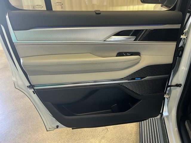 2022 Jeep Grand Wagoneer Series II