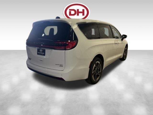 2027 Chrysler Pacifica Limited