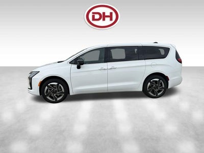 2027 Chrysler Pacifica Limited