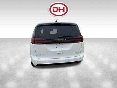 2027 Chrysler Pacifica Limited