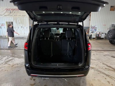 2027 Chrysler Pacifica Limited