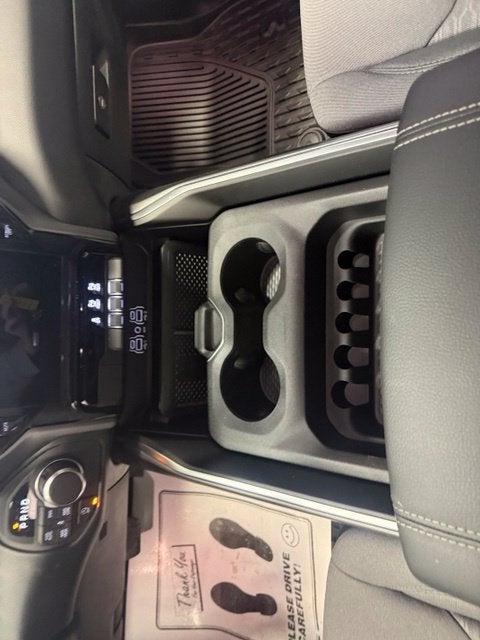 2027 RAM 1500 Big Horn/Lone Star