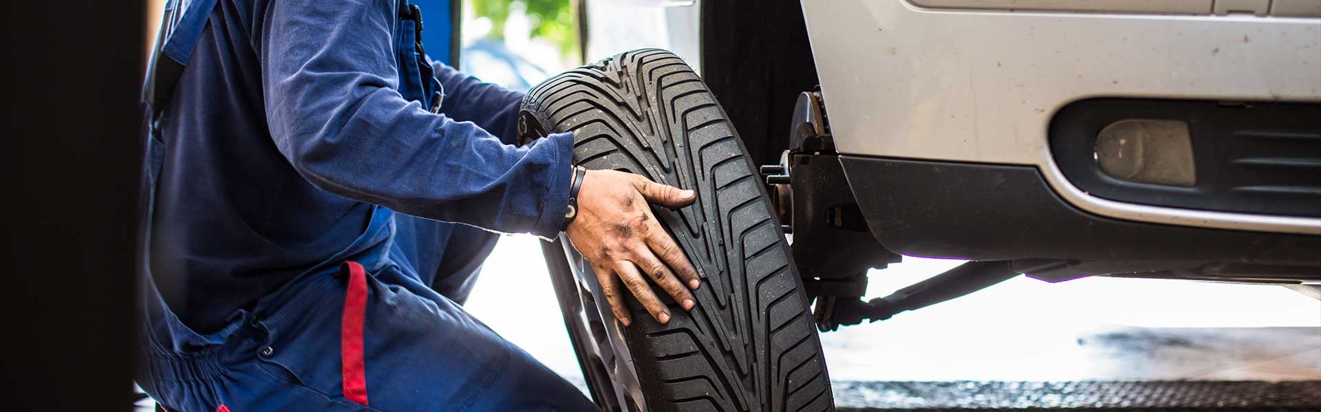 The Tire Replacement Process | Dale Howard Auto Center of Waverly in Waverly IA